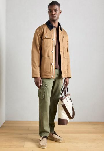 Брюки с накладными карманами