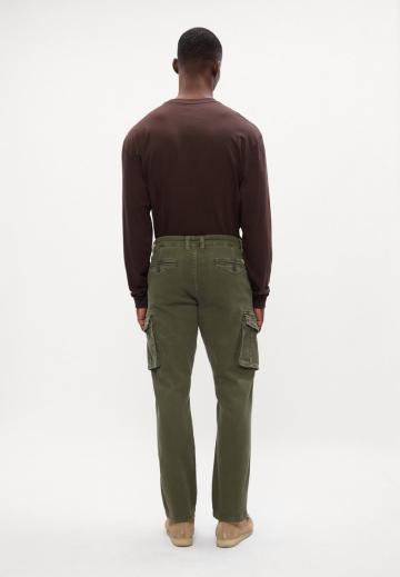 Брюки с накладными карманами