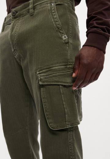 Брюки с накладными карманами