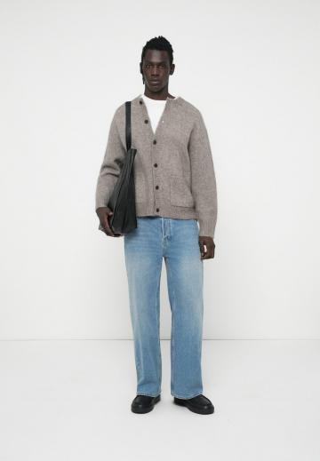 Вязаная кофта