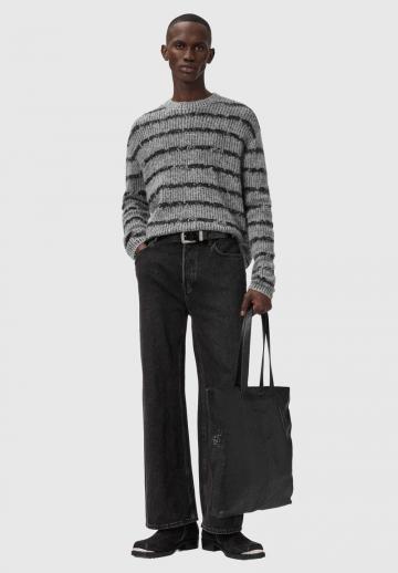 Пуловер в полоску
