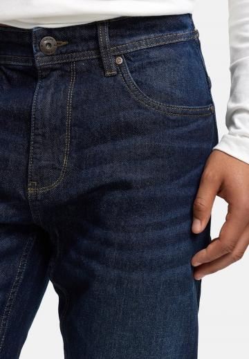 Узкие джинсы