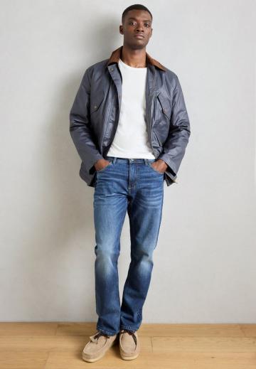 Прямые джинсы