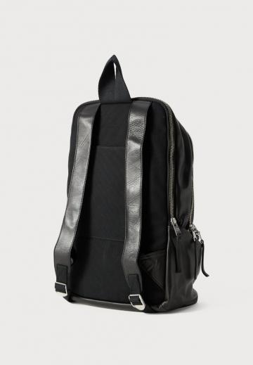 Кожаный рюкзак