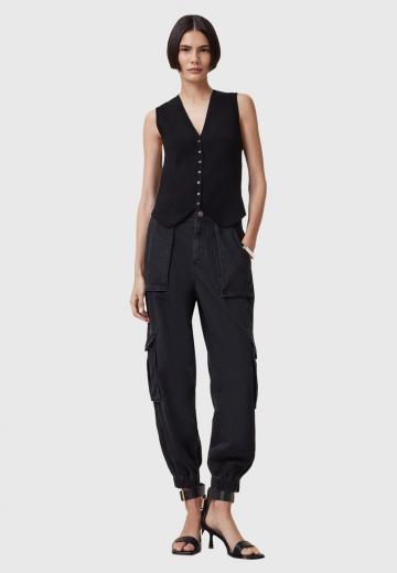 Брюки с накладными карманами