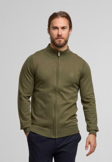 Вязаная кофта