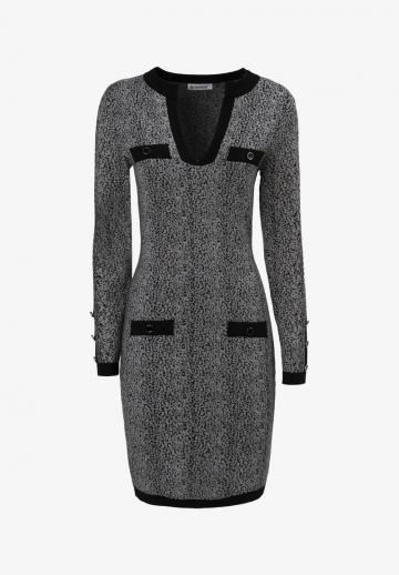 Вязаное платье