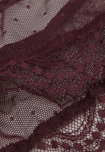 Трусы на бедрах