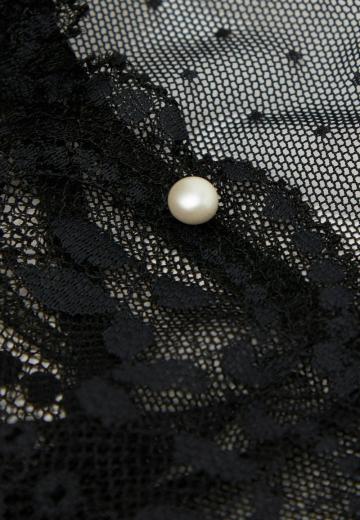 Трусы на бедрах