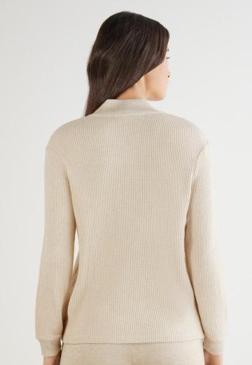 Пуловер с вырезом V