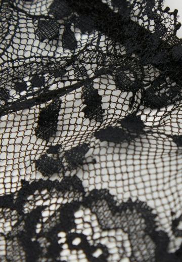 Трусы на бедрах