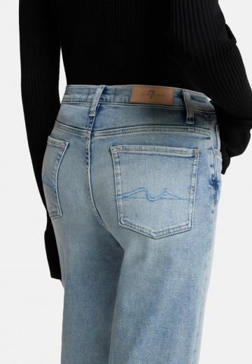 Короткие джинсы