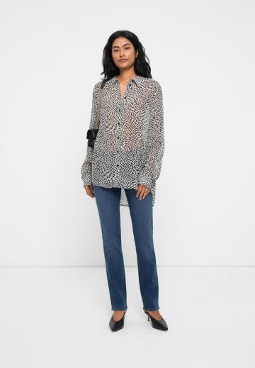 Узкие джинсы