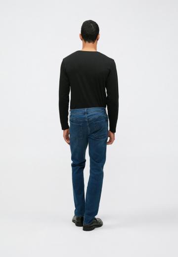 Узкие джинсы