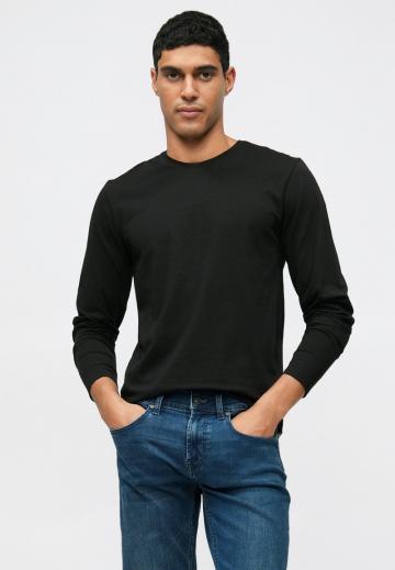 Узкие джинсы