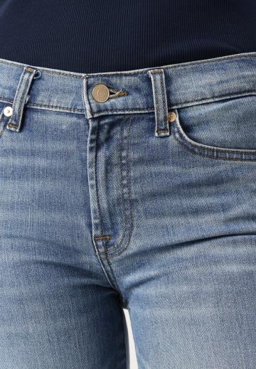 Узкие джинсы