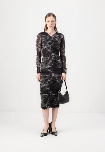 Платье футляр