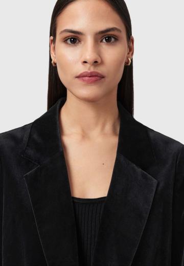 Короткое пальто