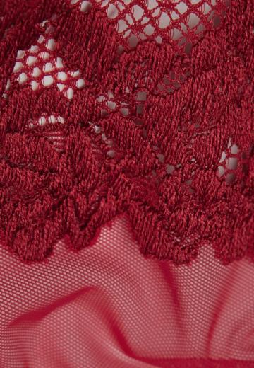 Трусы на бедрах