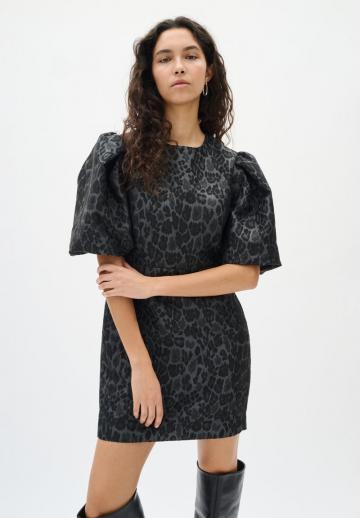 Короткое платье