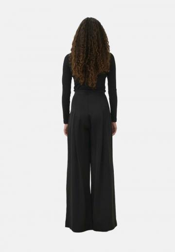 Пуловер с вырезом V