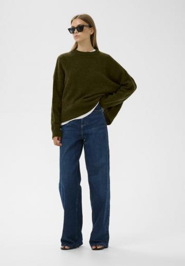 Пуловер в полоску