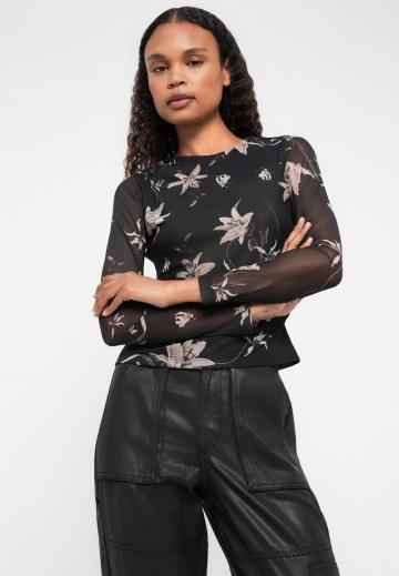 Короткие джинсы