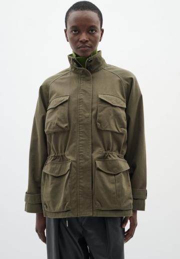 Блейзер с накладными карманами