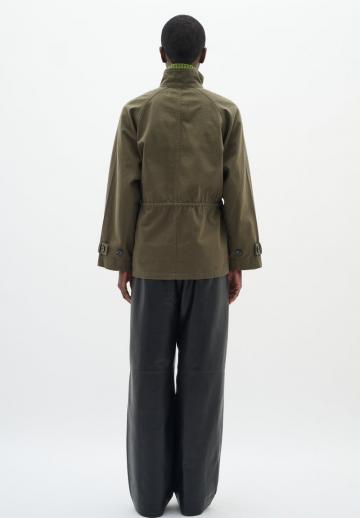 Блейзер с накладными карманами