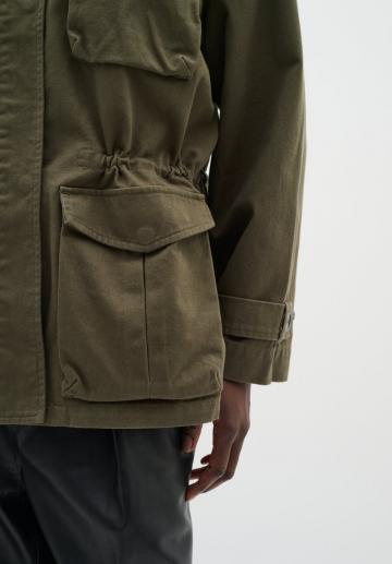 Блейзер с накладными карманами