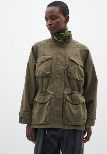 Блейзер с накладными карманами