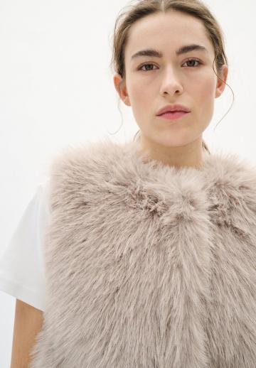 Пуховой жилет