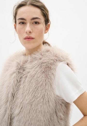 Пуховой жилет