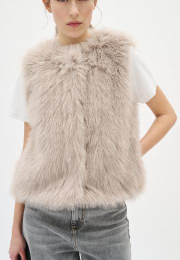 Пуховой жилет