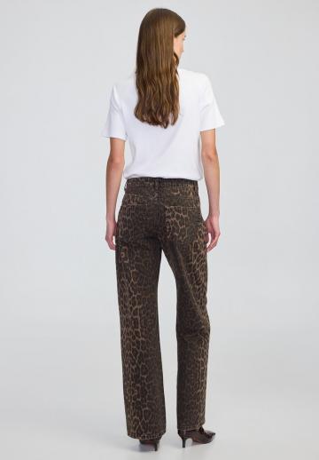 Прямые джинсы