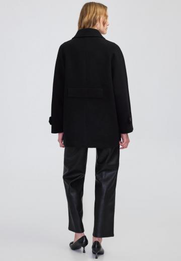 Короткое пальто