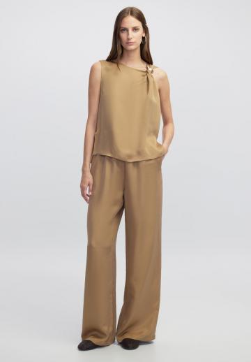 Блузка без рукавов