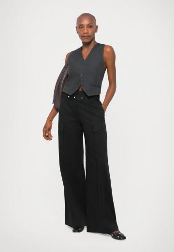 Джинсовая жилетка