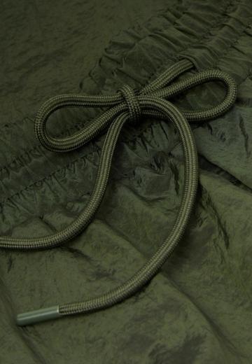 Брюки с накладными карманами