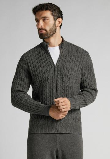 Вязаная кофта