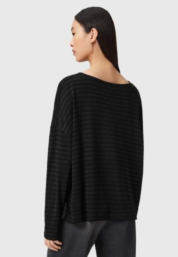 Пуловер в полоску