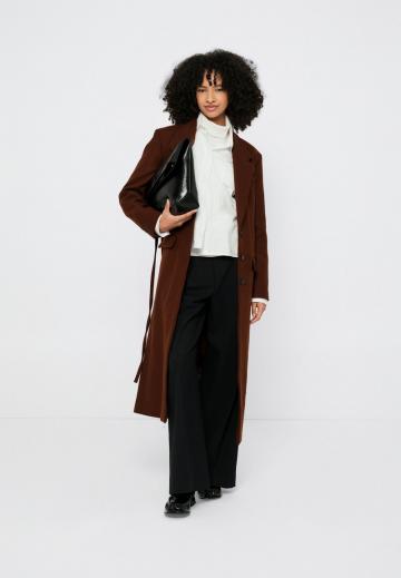 Шерстяное пальто