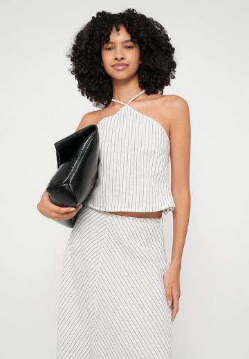 Топ на бретельках