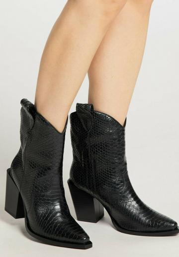 Ковбойские сапоги