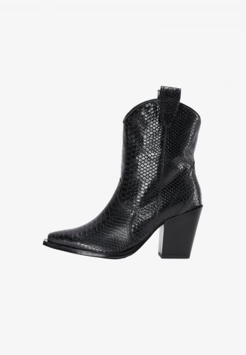 Ковбойские сапоги