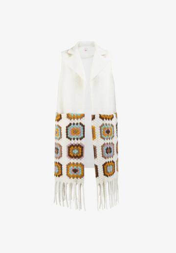 Вязаный жилет