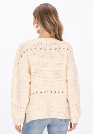 Пуловер с вырезом V