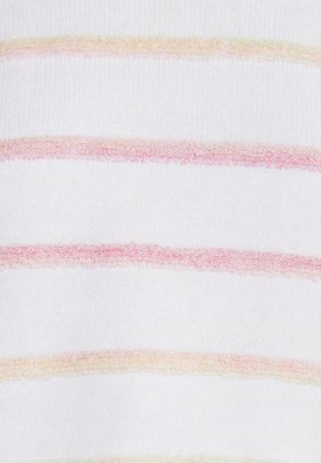 Пуловер в полоску