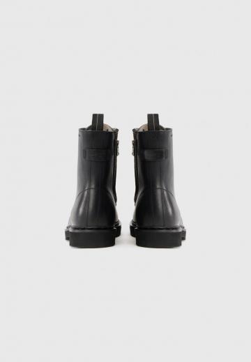 Ботинки на шнуровке