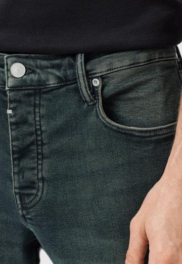 Узкие джинсы